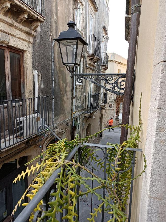 Arthaus-Ortigia- 120 Met Apartment Syracuse Bagian luar foto