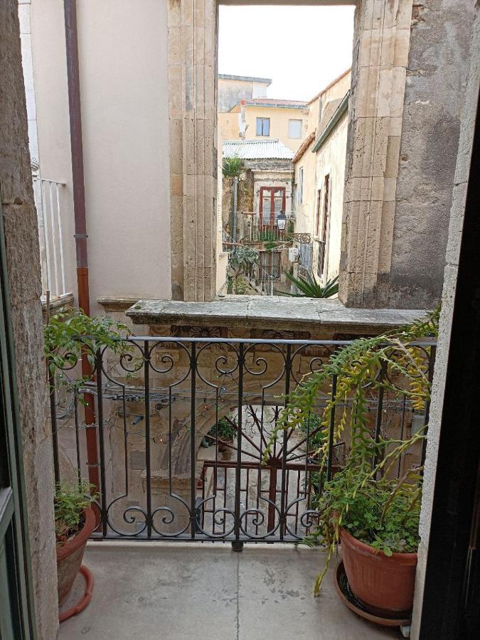 Arthaus-Ortigia- 120 Met Apartment Syracuse Bagian luar foto