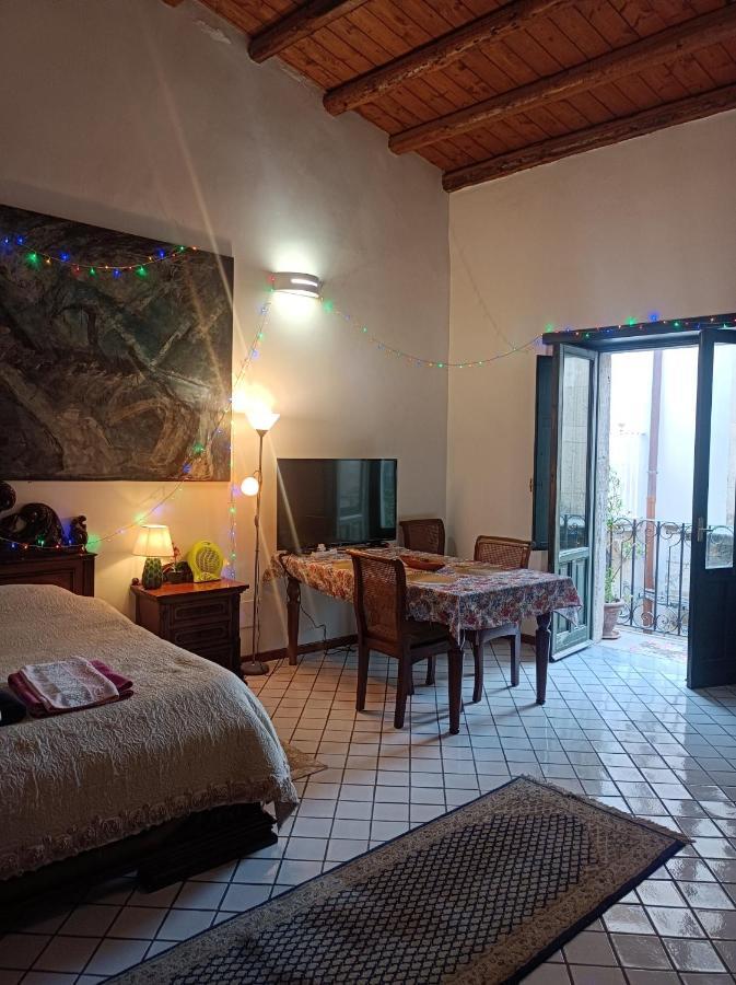 Arthaus-Ortigia- 120 Met Apartment Syracuse Bagian luar foto