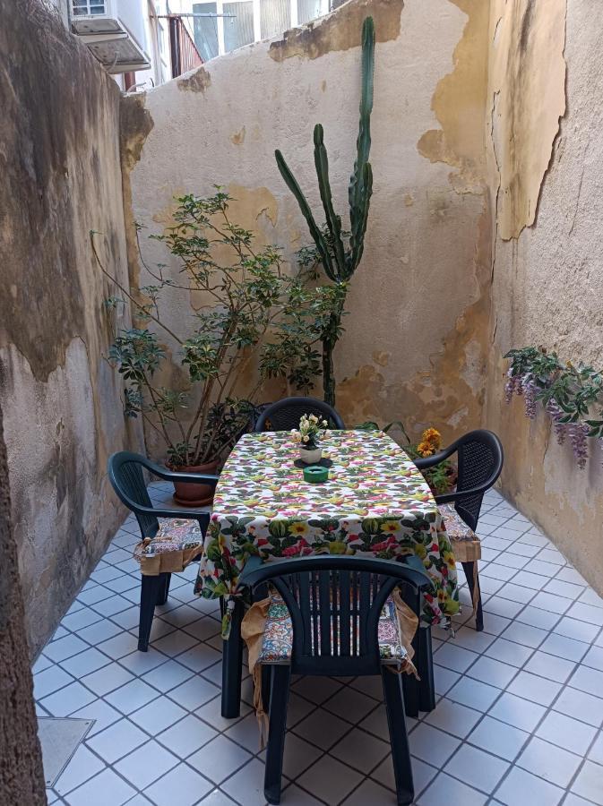 Arthaus-Ortigia- 120 Met Apartment Syracuse Bagian luar foto